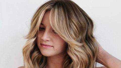 Le Retour des Franges : Comment les Porter et Quels Styles Choisir